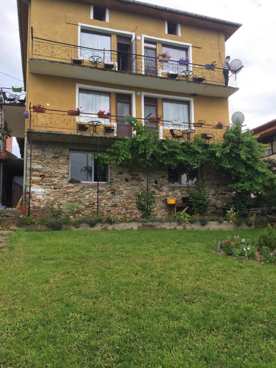 Guest House Agush Kribul 외부 사진